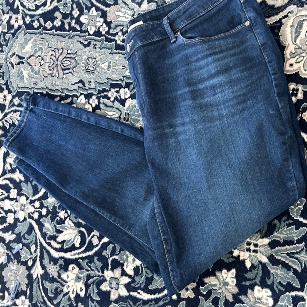 Signature  By Levi Strauss Women’s Jeans
Size 36x30